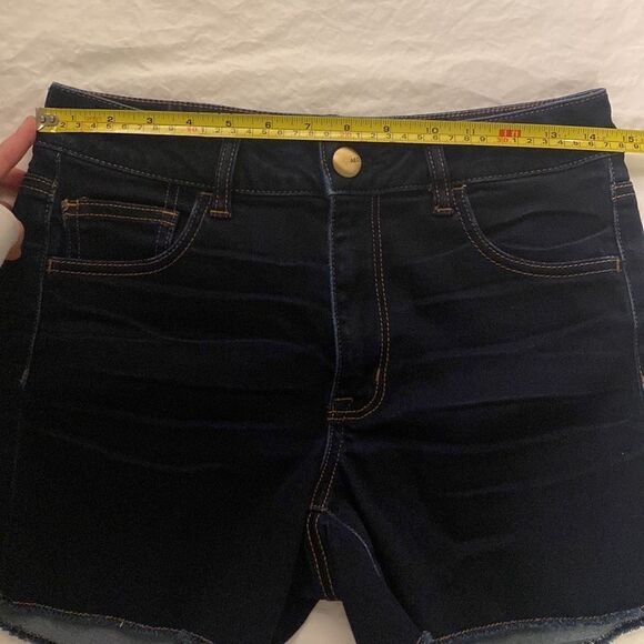 American Eagle Outfitters Womens Dark Rinse Hi Rise Denim Short Size 10 EUC - Picture 5 of 8